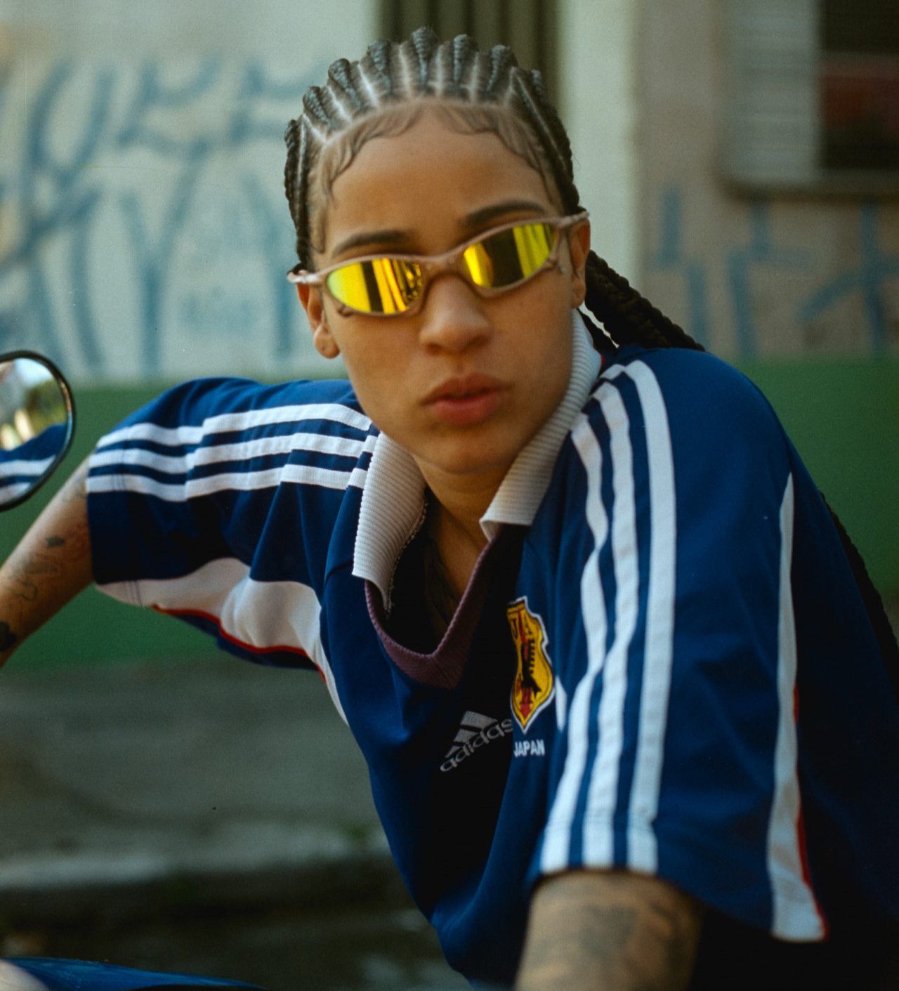 Rapper Jovem MK lança curta metragem inspirado em seu álbum ‘Meu Karma’ revelando a crua realidade dos jovens brasileiros